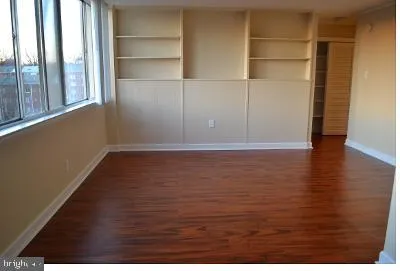 $1,745 | 5353 Columbia Pike, Unit 509, Arlington, VA 22204