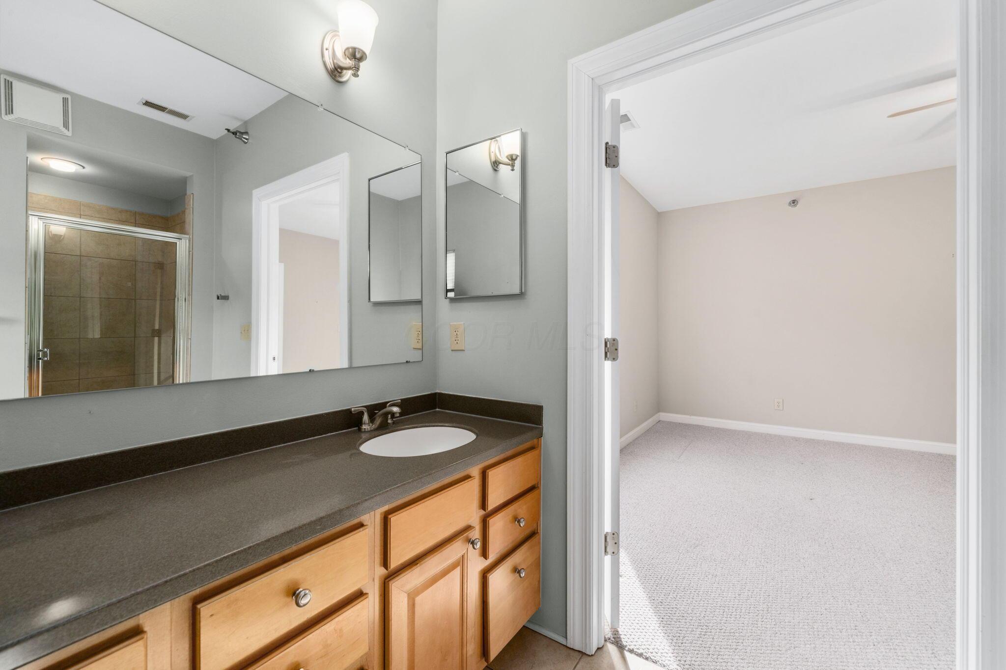 1744 Ridgecliff Road, Unit 12 Columbus, OH 43221 - Photo 17 of 52 19-web-or-mls-DSC08052