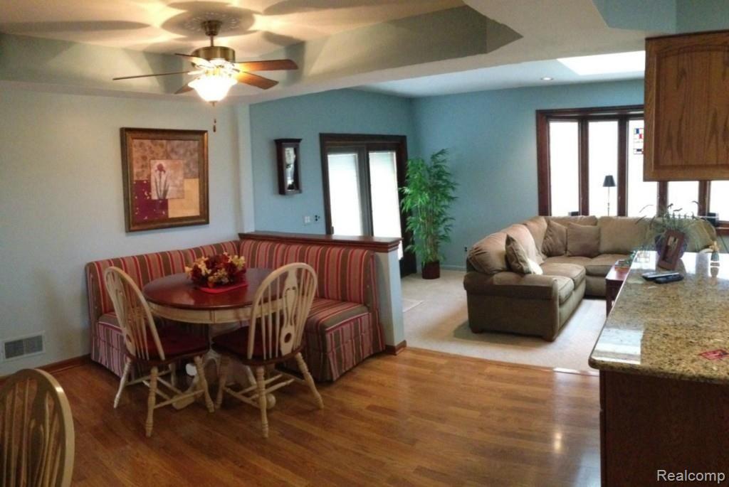 20463 Coachwood Road Riverview, MI 48193 - Photo 20 of 44 IMG_0014.jpg