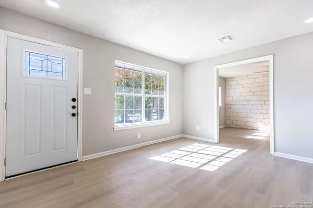 $1,950 | 97 Denton Drive, San Antonio, TX 78213