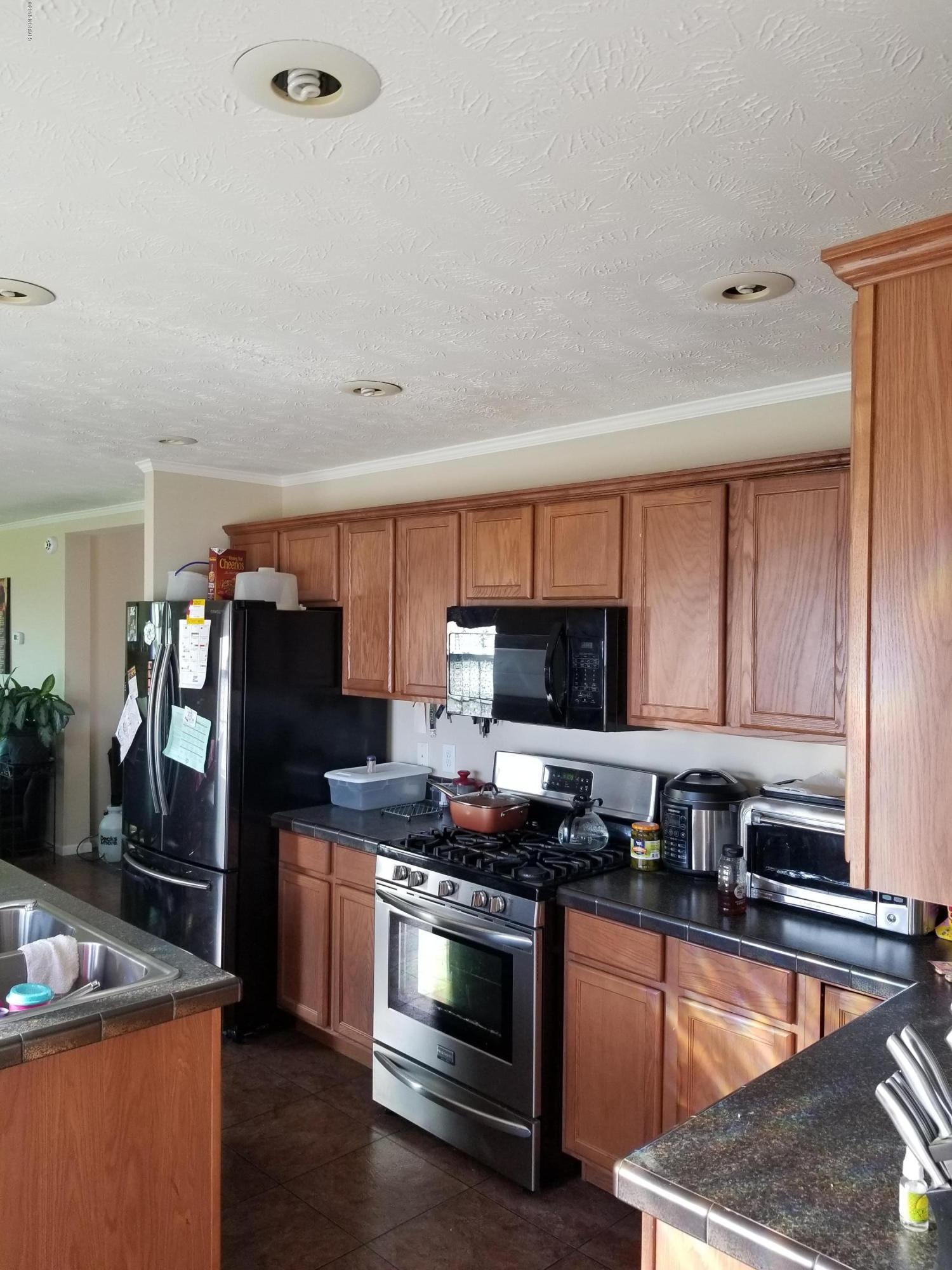 563 Taylor Road Chocowinity, NC 27817 - Photo 18 of 25 018 Kitchen