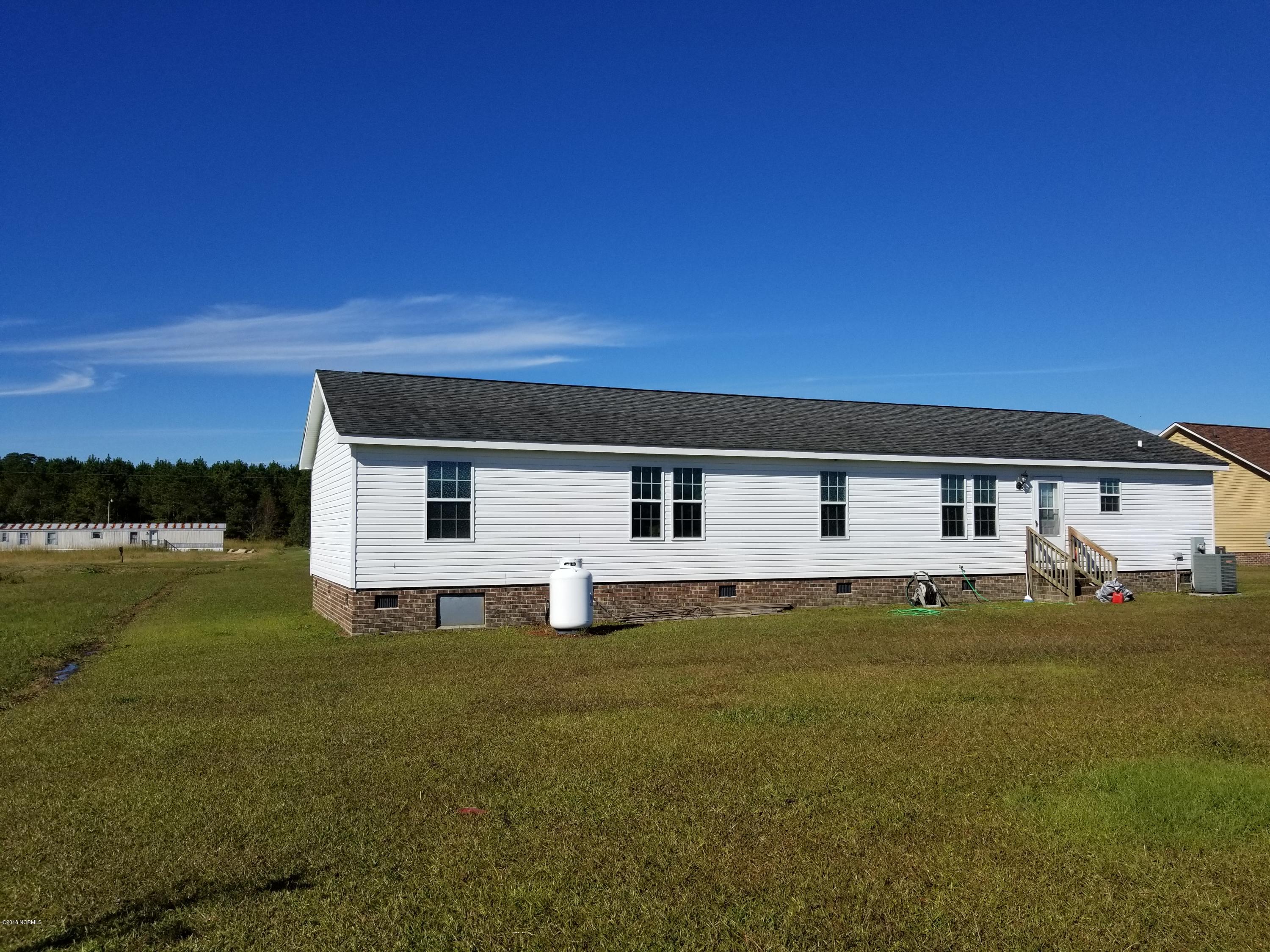 563 Taylor Road Chocowinity, NC 27817 - Photo 4 of 25 004
