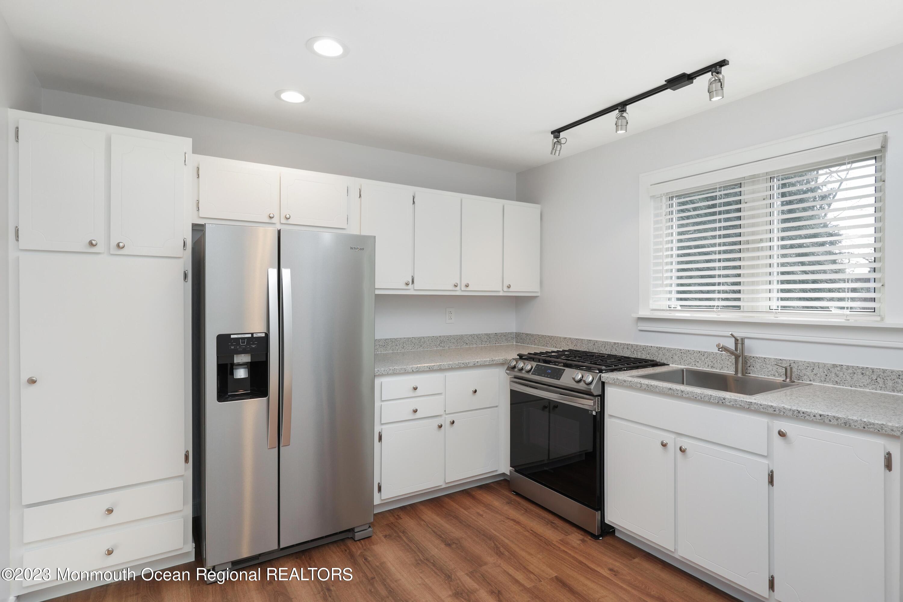 25 Middlesex Road Matawan, NJ 07747 - Photo 11 of 37 kitchen 4