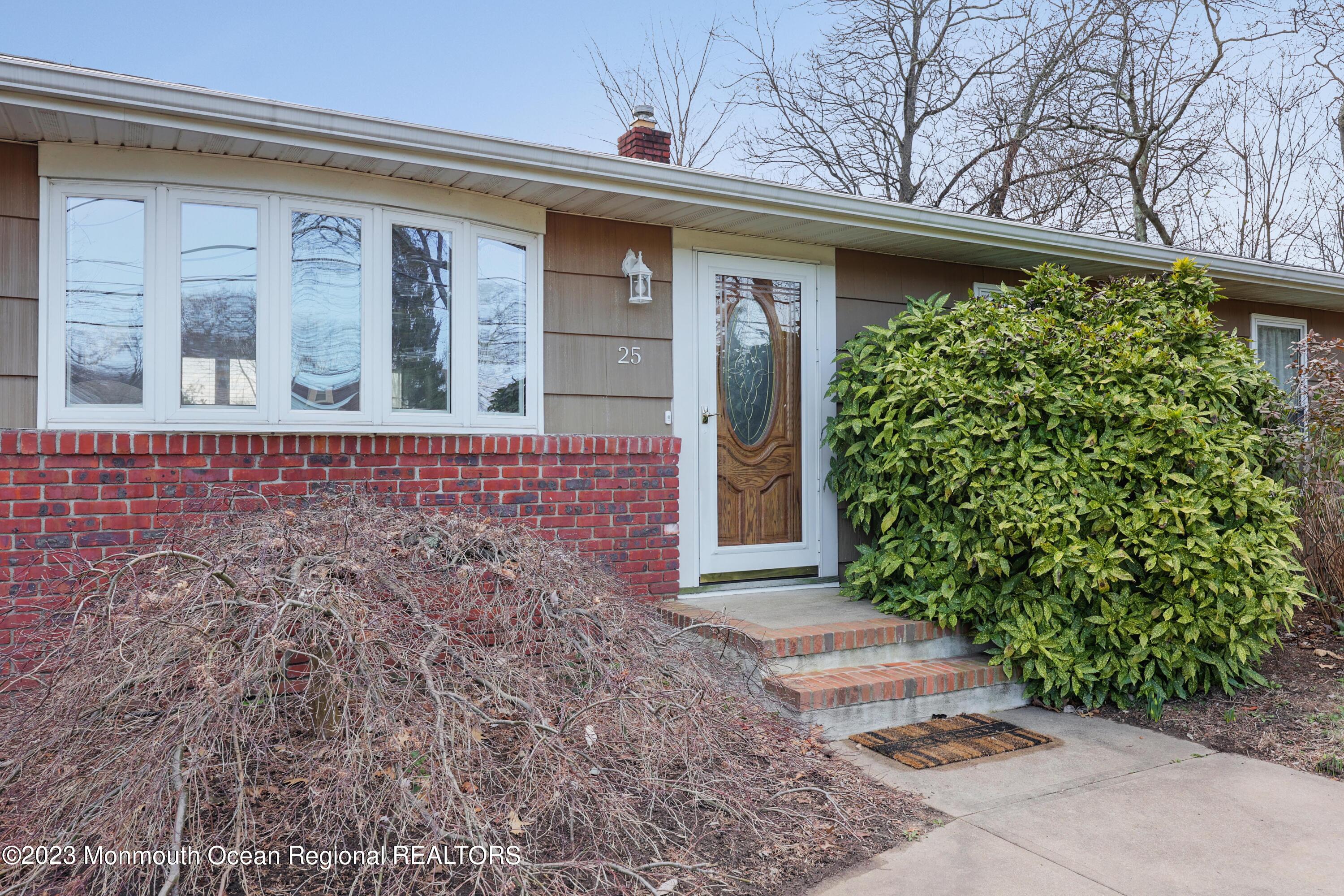 25 Middlesex Road Matawan, NJ 07747 - Photo 4 of 37 front1