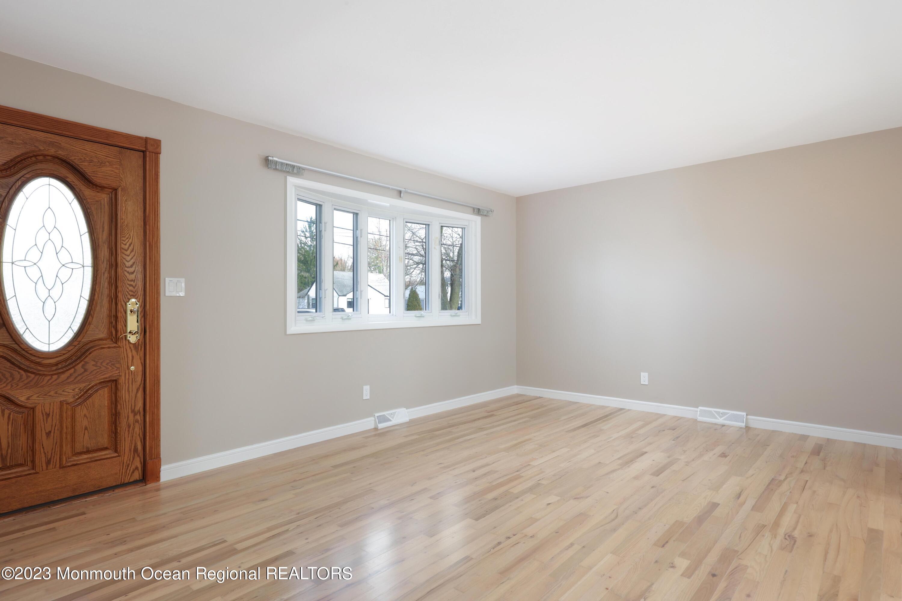 25 Middlesex Road Matawan, NJ 07747 - Photo 5 of 37 family rm