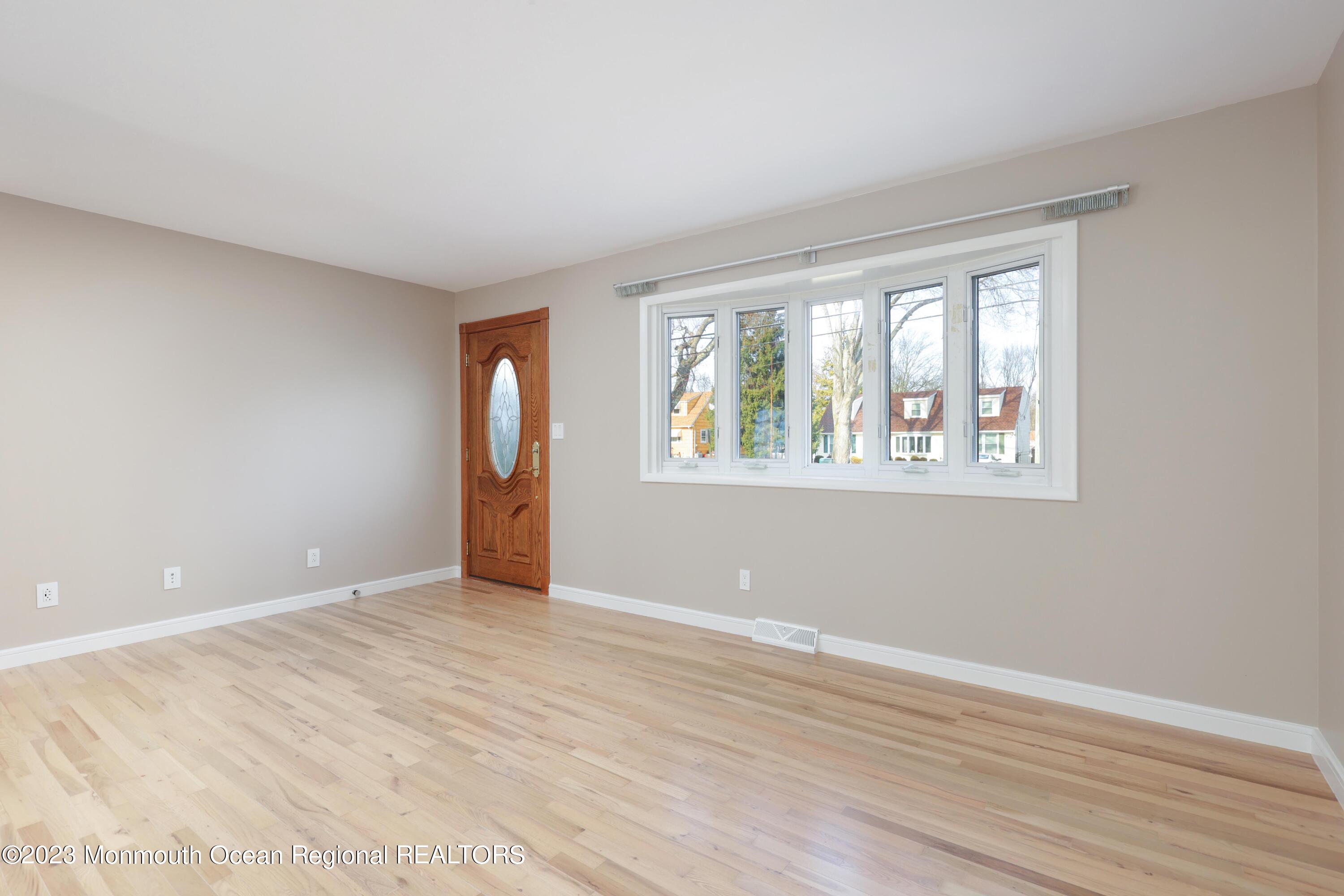 25 Middlesex Road Matawan, NJ 07747 - Photo 6 of 37 family rm 2