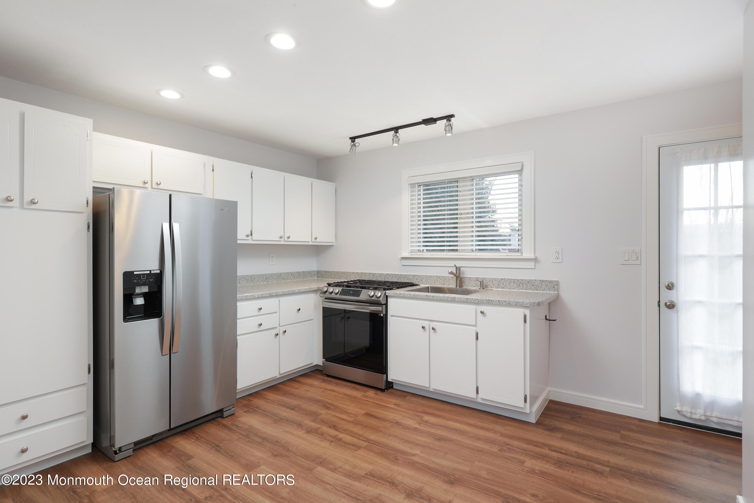 25 Middlesex Road Matawan, NJ 07747 - Photo 9 of 37 kitchen 2