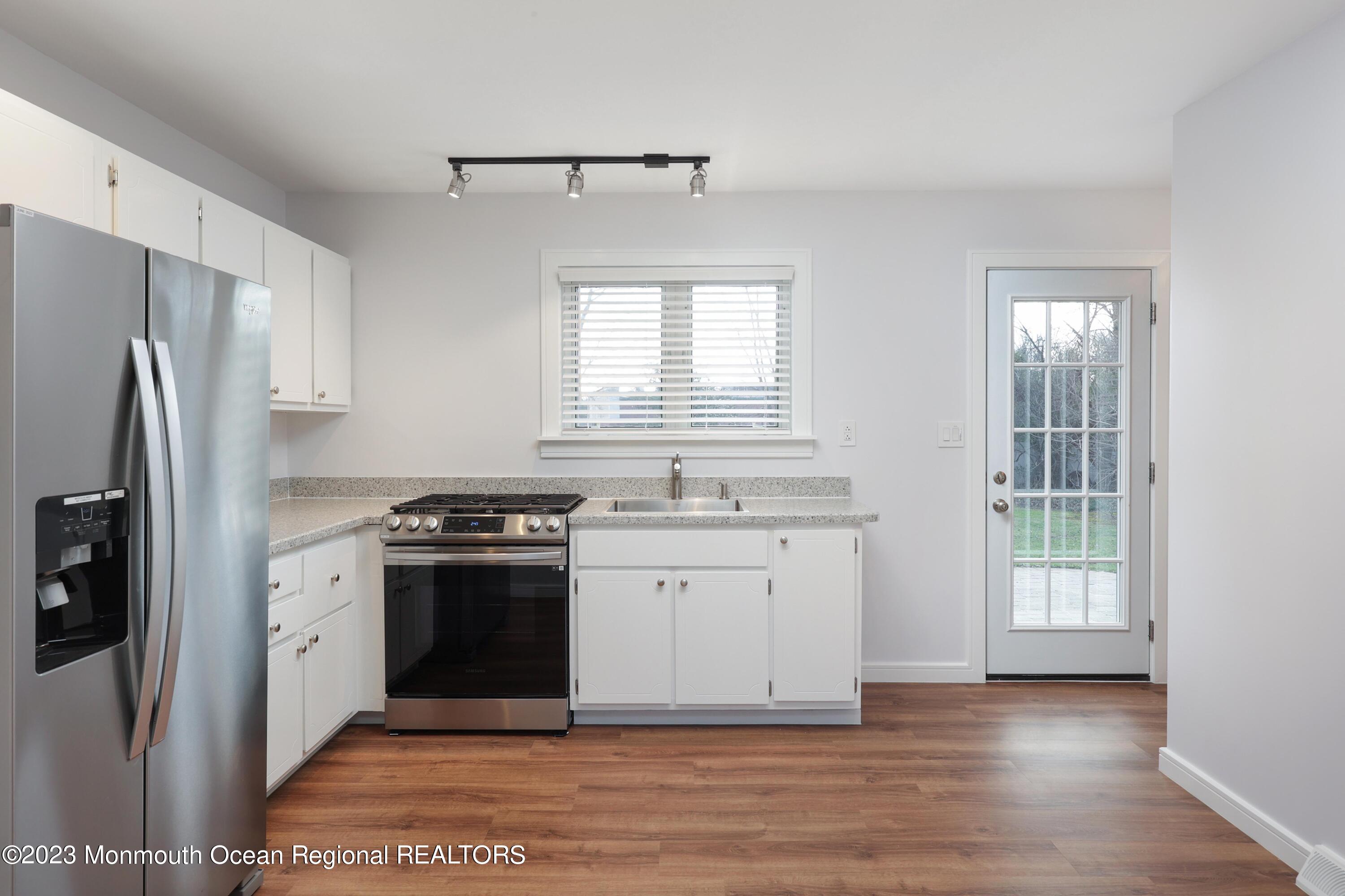 25 Middlesex Road Matawan, NJ 07747 - Photo 10 of 37 kitchen 3