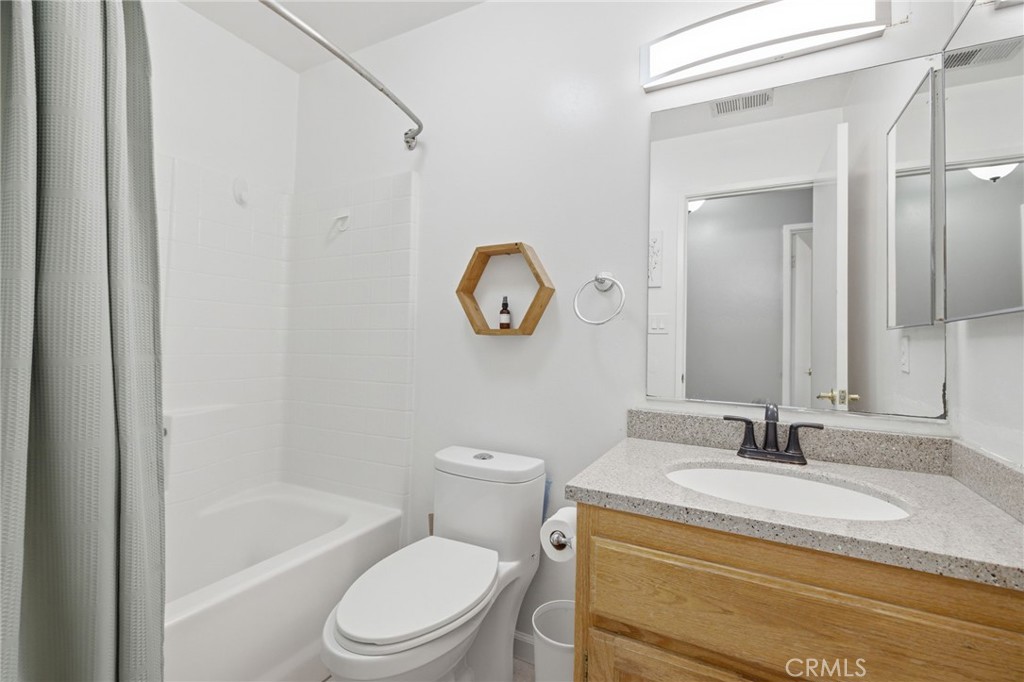 5716 March Meadows Way Bakersfield, CA 93313 - Photo 29 of 47