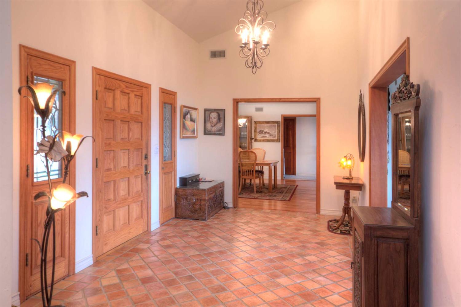 2300 Ladera Road Ojai, CA 93023 - Photo 17 of 23 Entry Gallery