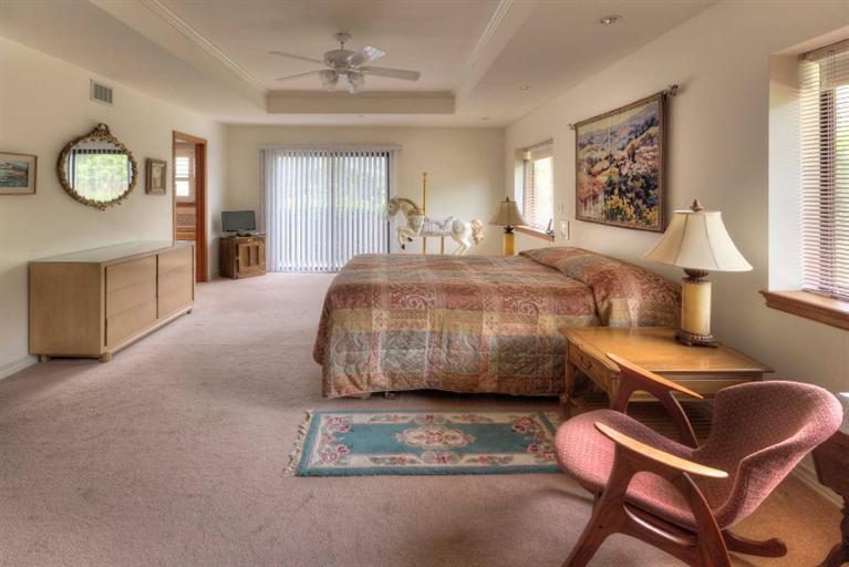 2300 Ladera Road Ojai, CA 93023 - Photo 6 of 23 Master Bedroom Suite.
