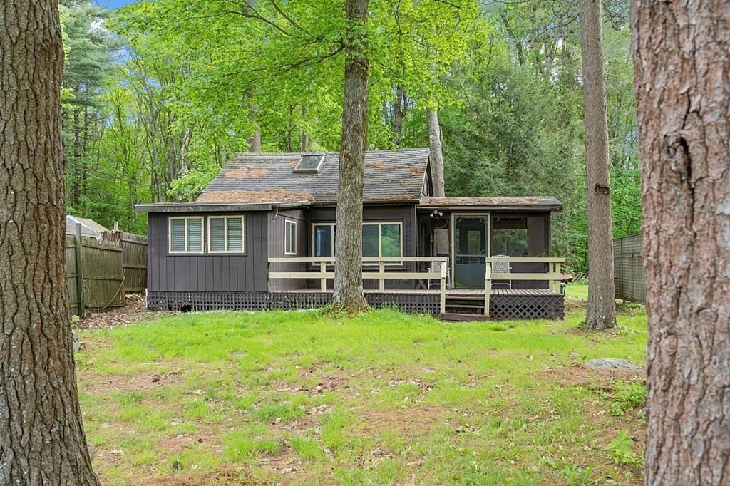 285 Queen Lake Road Phillipston, MA 01331 - Photo 4 of 34