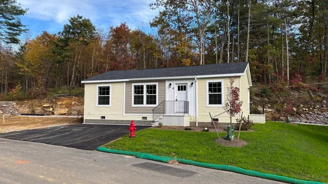 $364,900 | 6 Berry Farms Road, Unit 3, Sturbridge, MA 01566