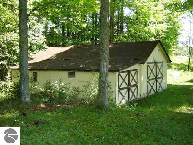 4699 Deckerville Road Lupton, MI 48635 - Photo 2 of 8 1749199-1.JPG