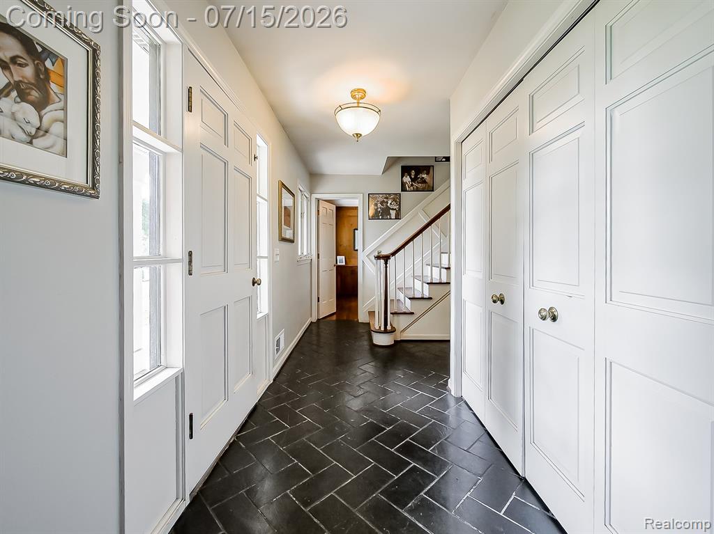 6730 Meadowlake Road Bloomfield Hills, MI 48301 - Photo 14 of 72