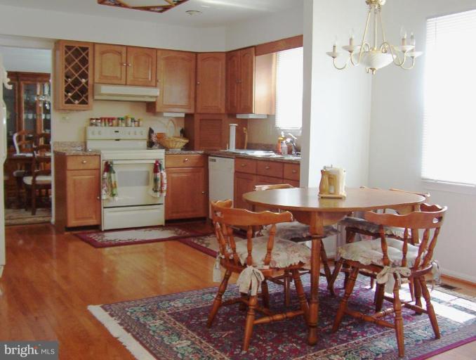 3817 Perryhurst Place Nottingham, MD 21236 - Photo 16 of 21 Kitchen