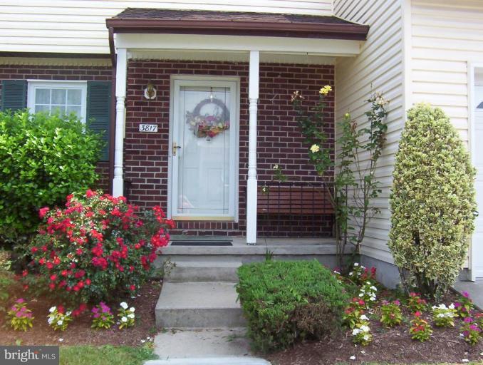 3817 Perryhurst Place Nottingham, MD 21236 - Photo 2 of 21 Porch