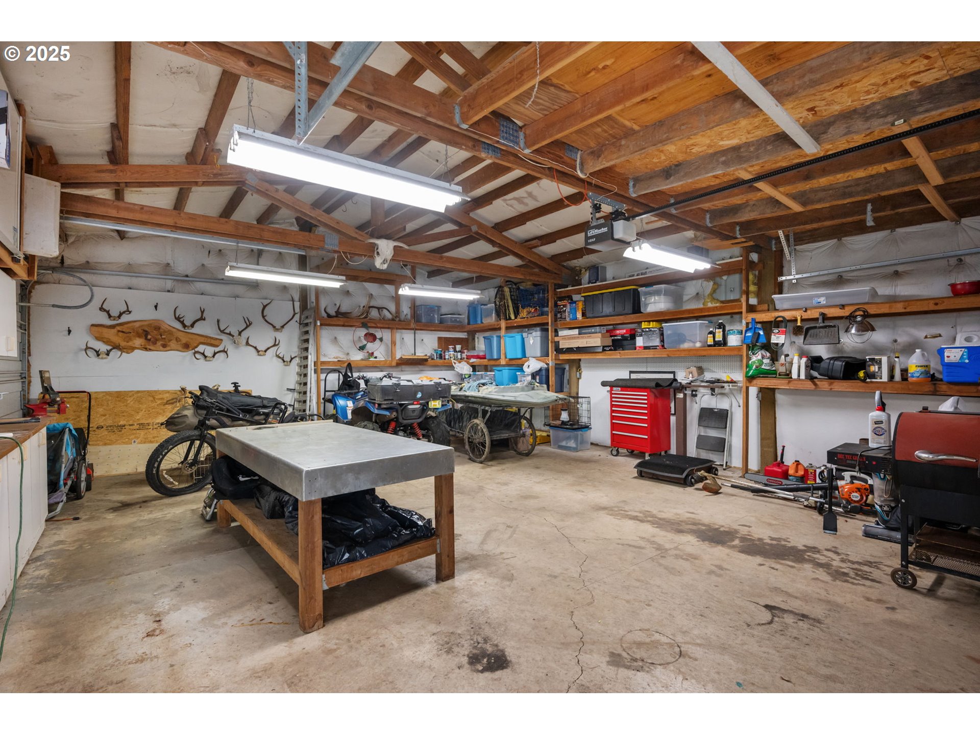 31255 South Kauffman Road Canby, OR 97013 - Photo 34 of 48 a view of a storage in a room