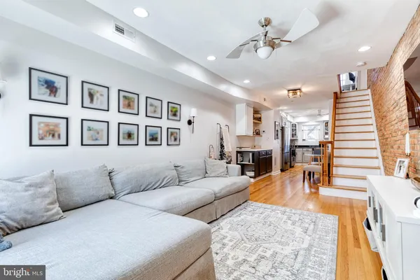 $2,900 | 724 South Curley Street, Baltimore, MD 21224