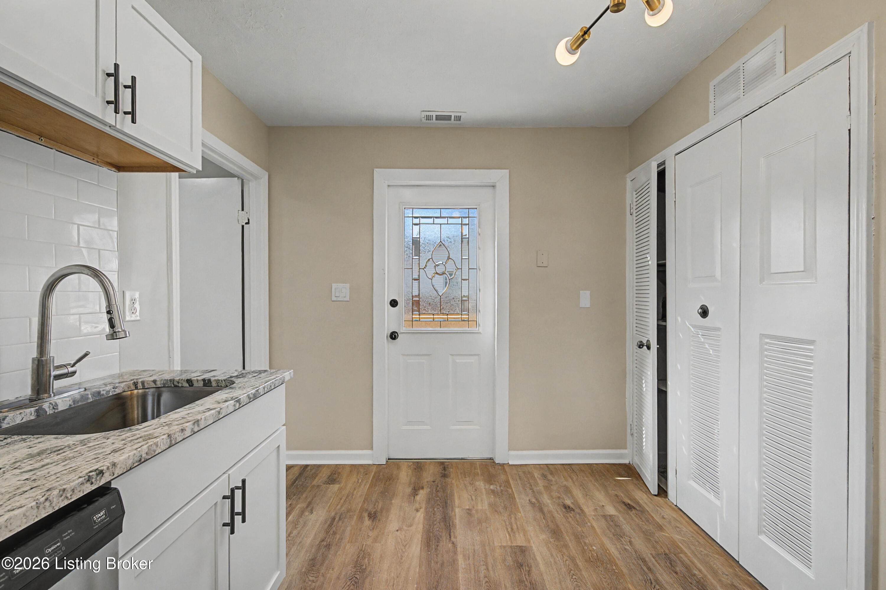 711 Shaffer Road Fairdale, KY 40118 - Photo 11 of 29 Kitchen