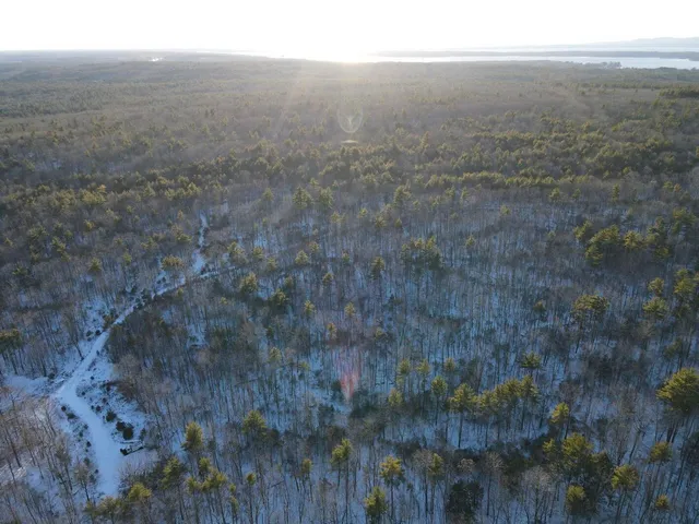 $1,600,000 | 2 Gore Road, Raymond, ME 04071