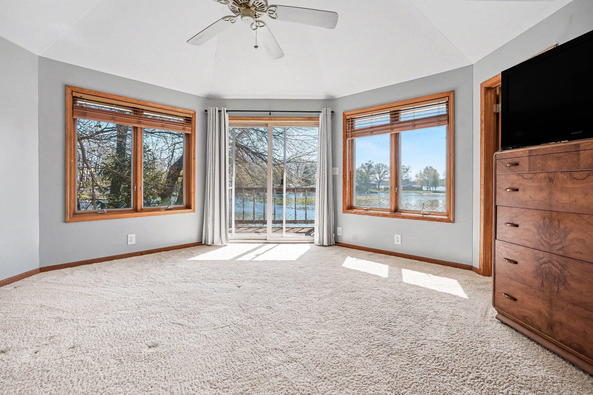 161 Holton Road La Porte, IN 46350 - Photo 9 of 30 2038x1359
