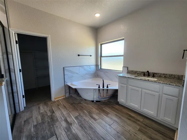 $498,000 | 724 Golden Eagle Cove, Salado, TX 76571