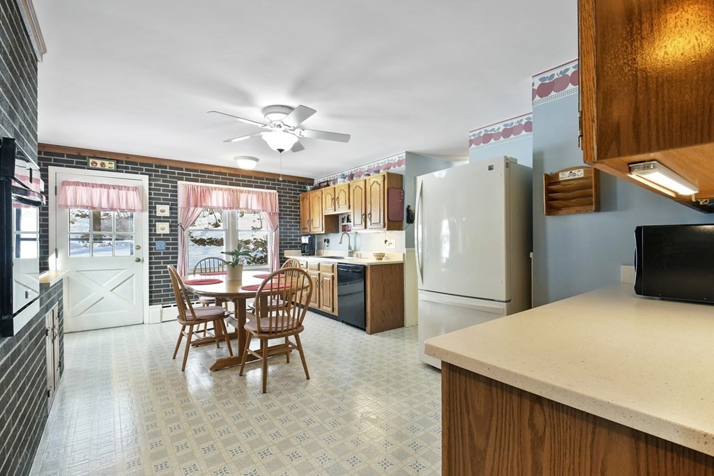17 Gates Road Shrewsbury, MA 01545 - Photo 11 of 42 Gallery Image 11