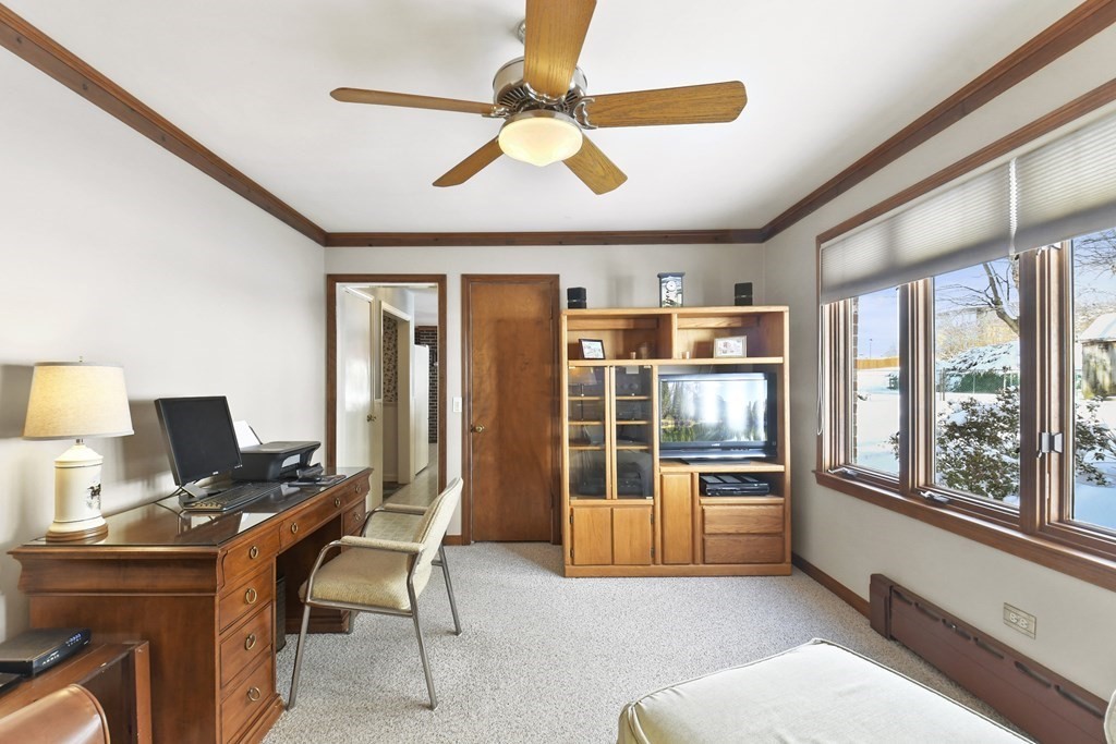 17 Gates Road Shrewsbury, MA 01545 - Photo 15 of 42 Gallery Image 15
