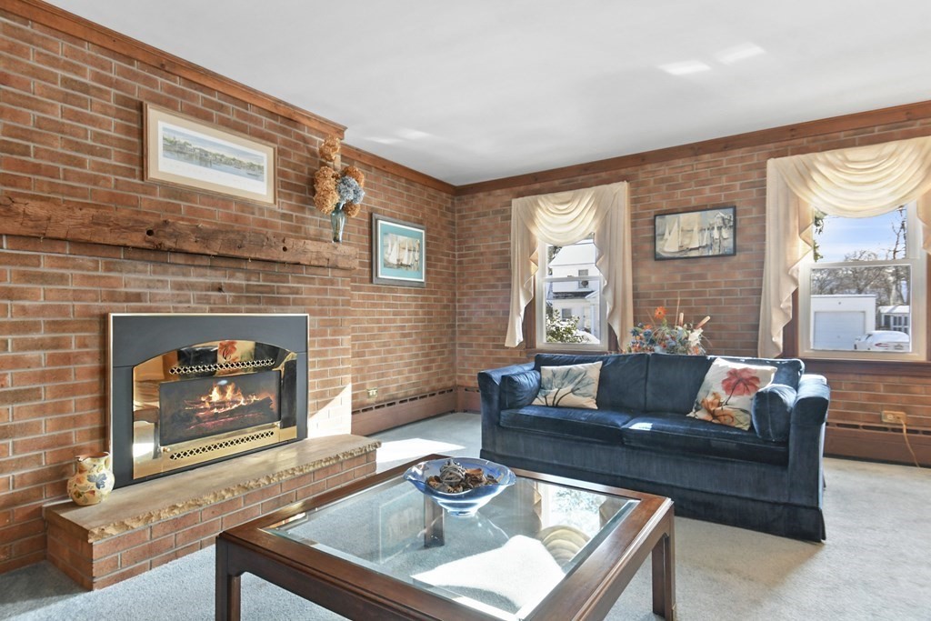 17 Gates Road Shrewsbury, MA 01545 - Photo 5 of 42 Gallery Image 5
