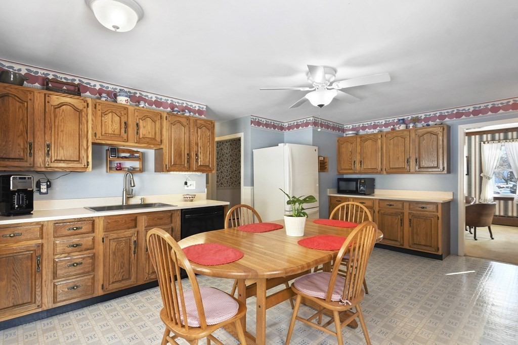17 Gates Road Shrewsbury, MA 01545 - Photo 6 of 42 Gallery Image 6