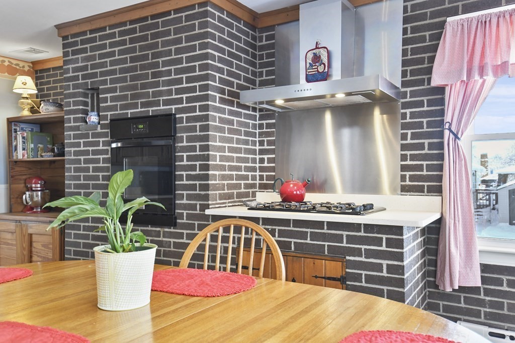 17 Gates Road Shrewsbury, MA 01545 - Photo 7 of 42 Gallery Image 7