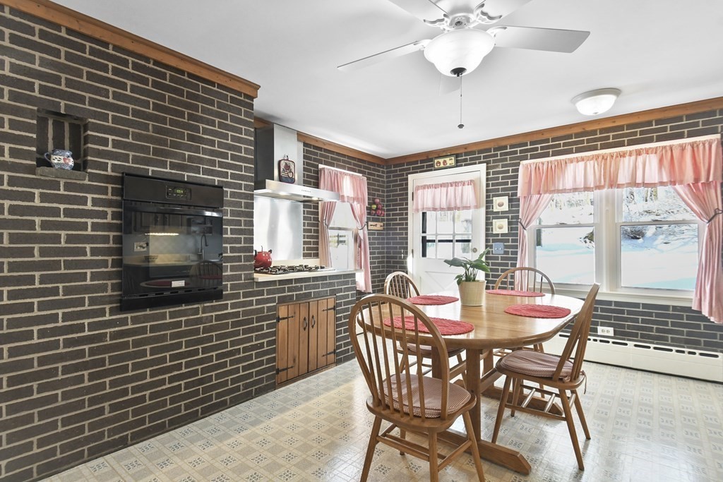 17 Gates Road Shrewsbury, MA 01545 - Photo 9 of 42 Gallery Image 9