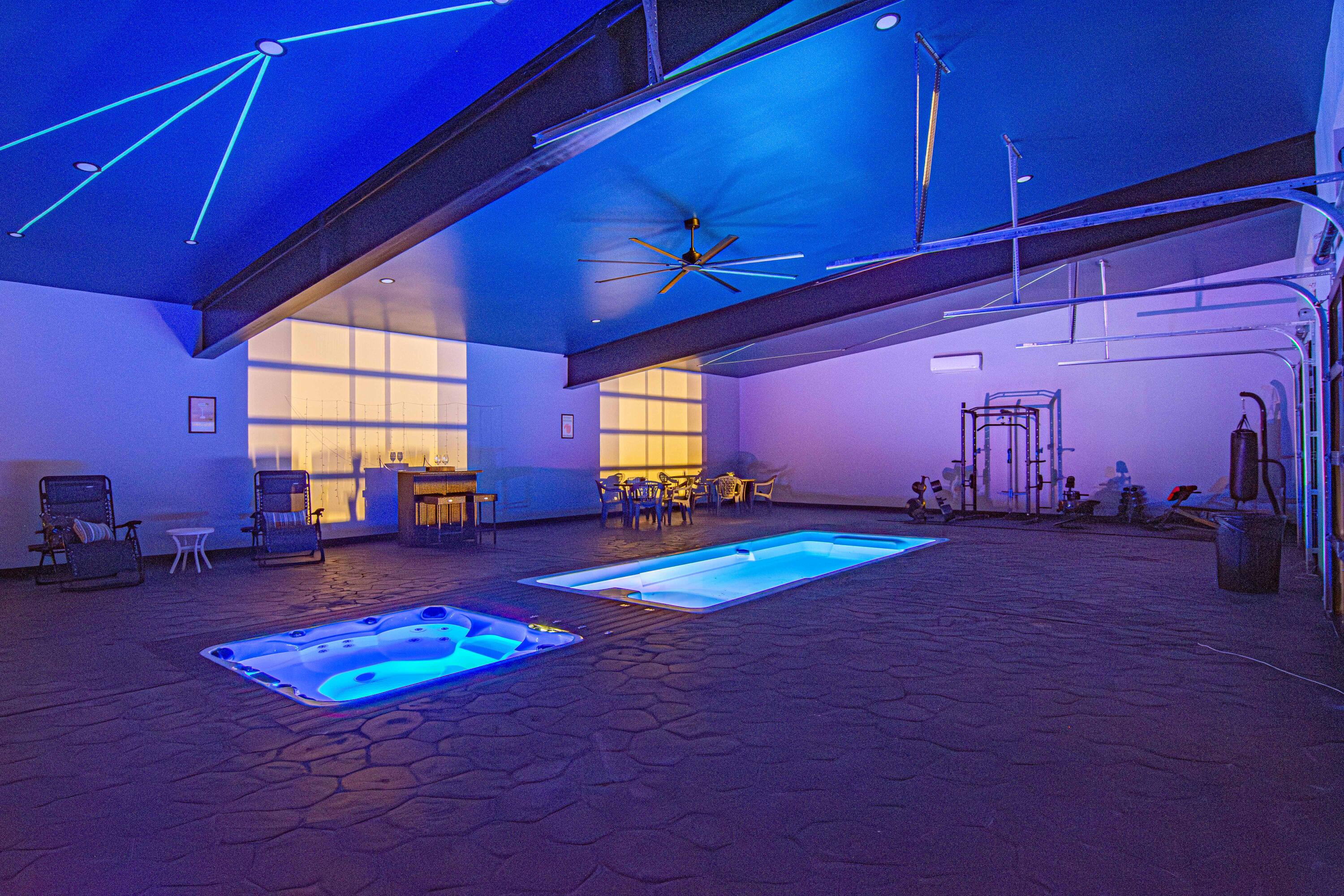 18580 Boat Dock Road West Omaha, AR 72662 - Photo 27 of 29 92_interior_pool_interior1