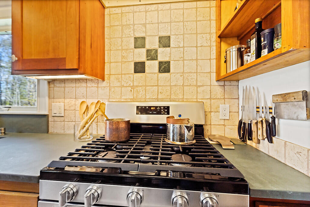 183 Mountain Road Falmouth, ME 04105 - Photo 9 of 65 66_BP5A0511_DxO_mls