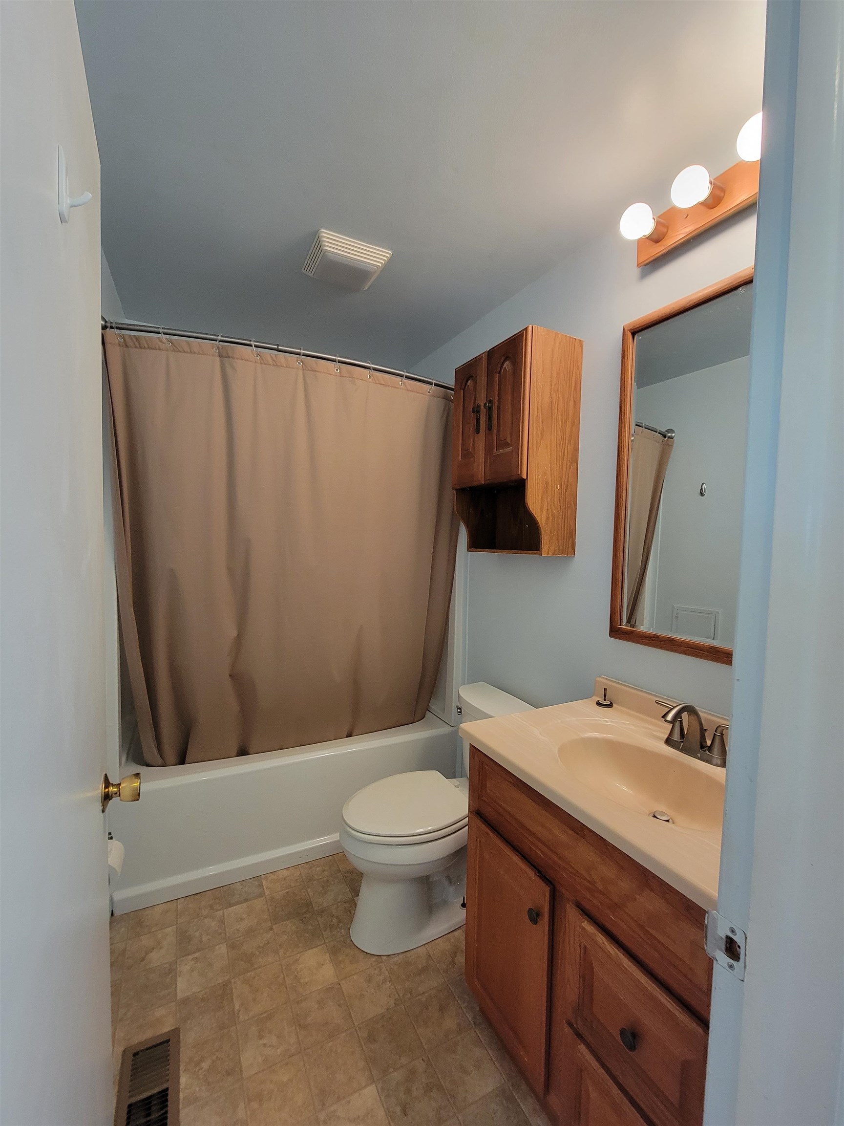 522 Walnut Street Flushing, MI 48433 - Photo 15 of 34 50142498-a52b3bee-c01e-4322-a408-4de77ba8e90c.JPG