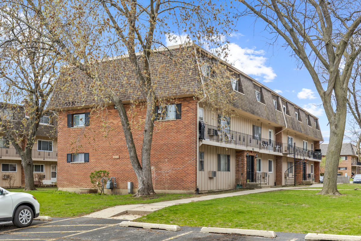 2304 West Algonquin Road, Unit 3 Rolling Meadows, IL 60008 - Photo 2 of 13 Gallery Image 2