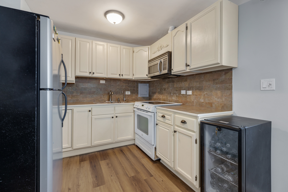 2304 West Algonquin Road, Unit 3 Rolling Meadows, IL 60008 - Photo 6 of 13 Gallery Image 6