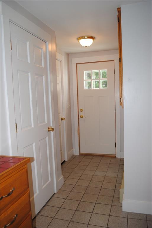 1004 Sawyer Road Cape Elizabeth, ME 04107 - Photo 8 of 34 Come on in.. Tile entry with lots of...