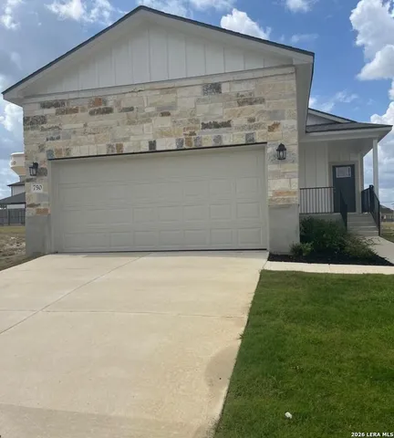 $299,999 | 750 Whitman Street, New Braunfels, TX 78130