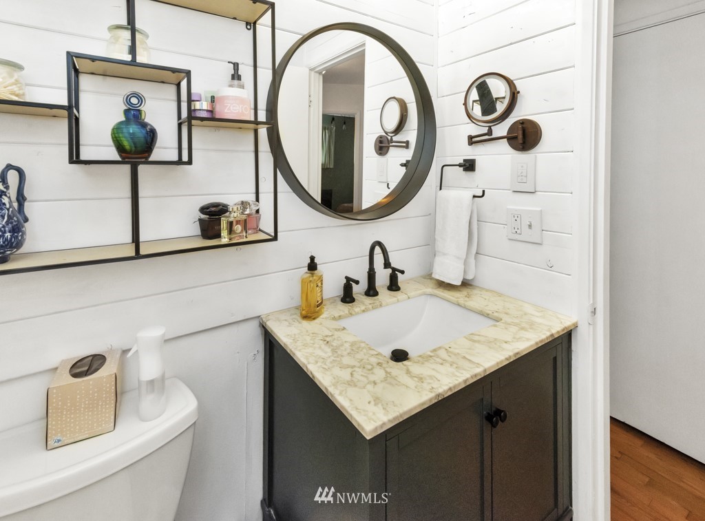 8818 Hipkins Road Southwest Lakewood, WA 98498 - Photo 16 of 24 Gallery Image 16