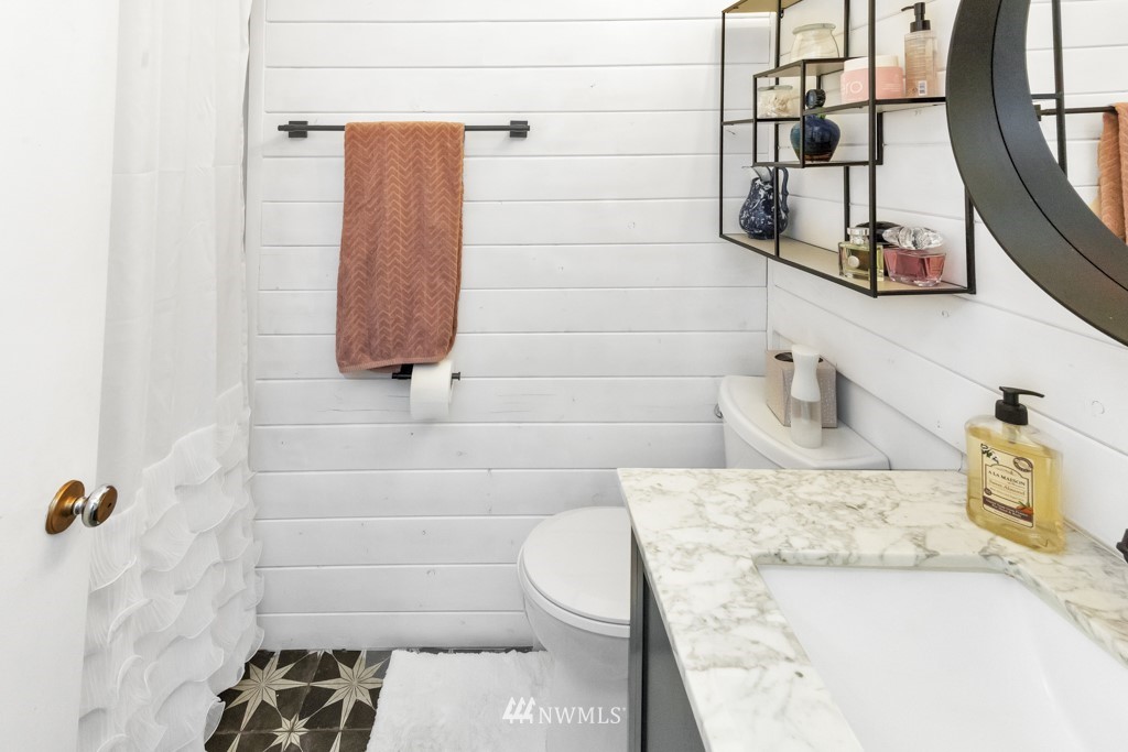 8818 Hipkins Road Southwest Lakewood, WA 98498 - Photo 18 of 24 Gallery Image 18