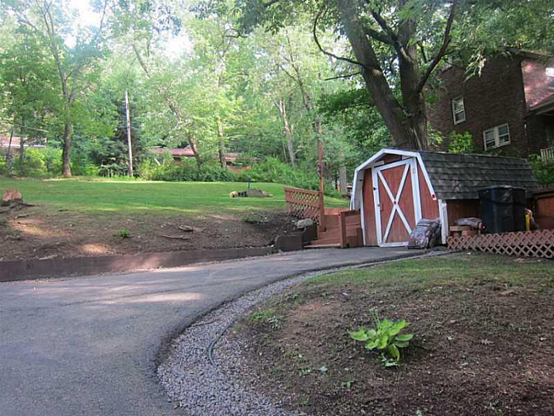 351 Siebert Road Pittsburgh, PA 15237 - Photo 5 of 25 Yard/Garden. DRIVEWAY AND SHED
