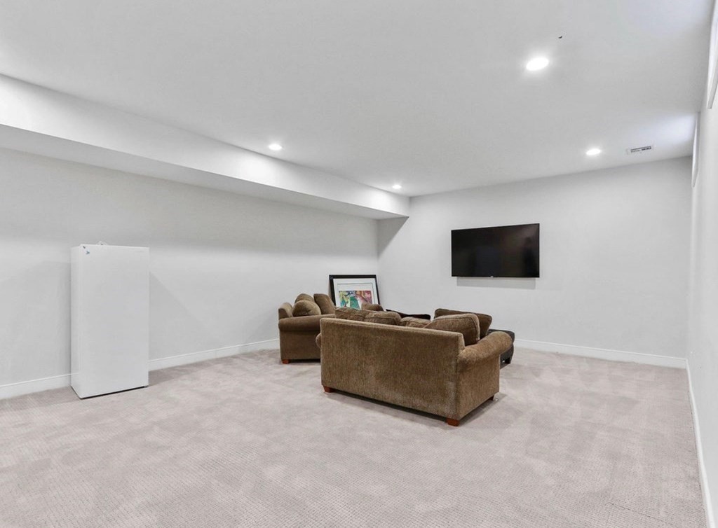 60 Crescent Road, Unit 60 Needham, MA 02494 - Photo 24 of 27