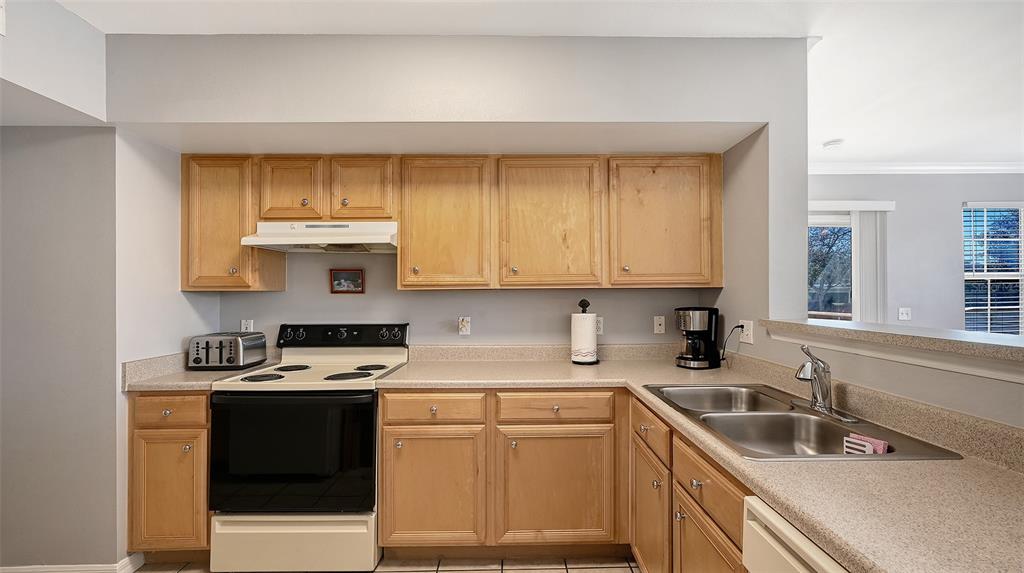 3005 Chianti Court, Unit 101 Sarasota, FL 34237 - Photo 7 of 27