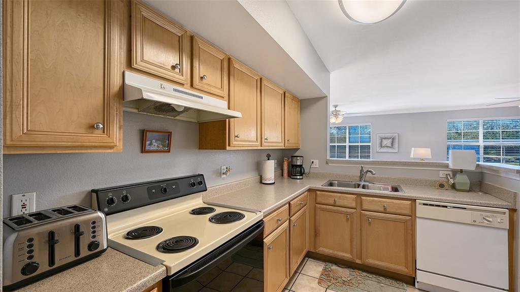 3005 Chianti Court, Unit 101 Sarasota, FL 34237 - Photo 8 of 27