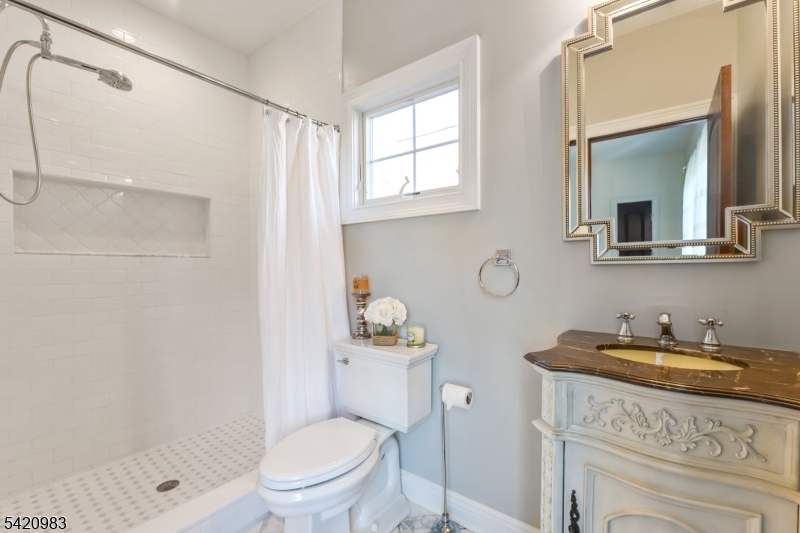 9 Van Fleet Road Neshanic Station, NJ 08853 - Photo 26 of 39