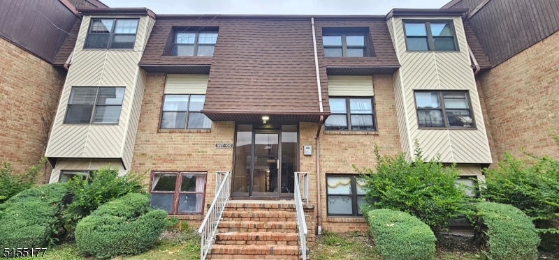1909 Raspberry Court Edison, NJ 08817 - Photo 14 of 17 Gallery Image 14