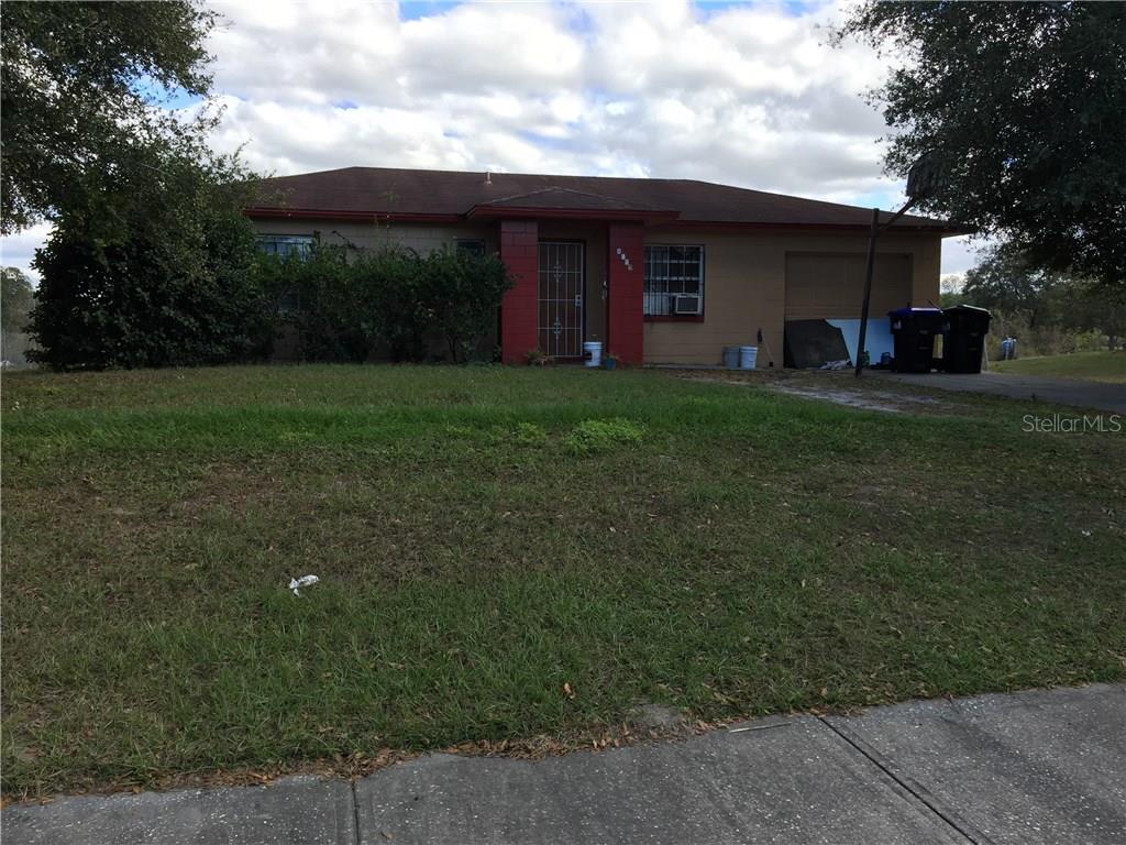 3625 George Martin Road Mount Dora, FL 32757 - Photo 1 of 1 a front view of a house with garden