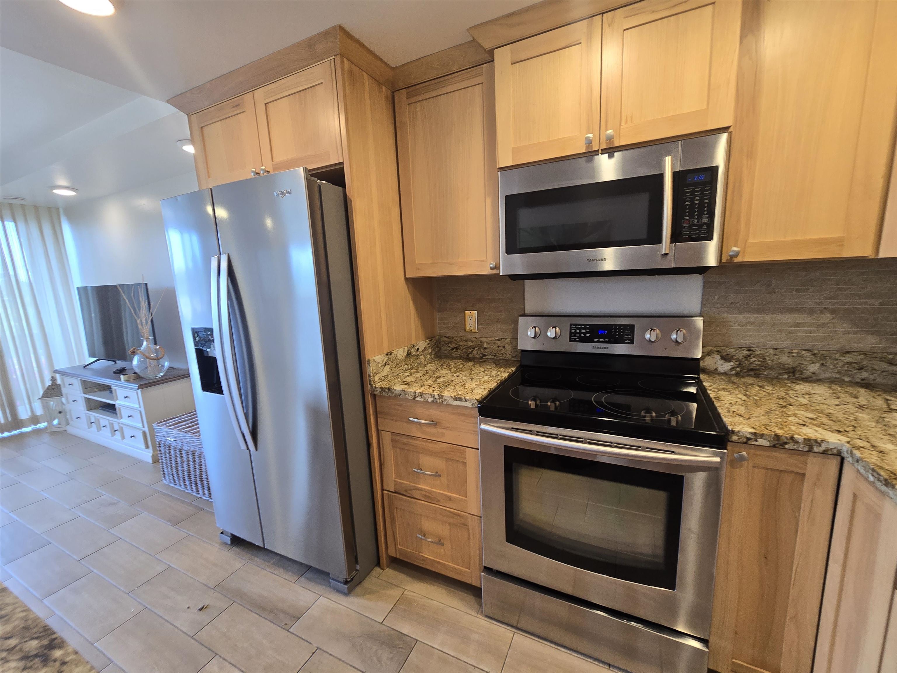 120 Hui Rd F Road, Unit J13 Lahaina, HI 96761 - Photo 7 of 12 Kitchen